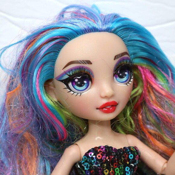 Rainbow High Amaya Raine Doll 11" Rainbow Hair Black Sequin Dress Fashion Studio - Picture 4 of 8